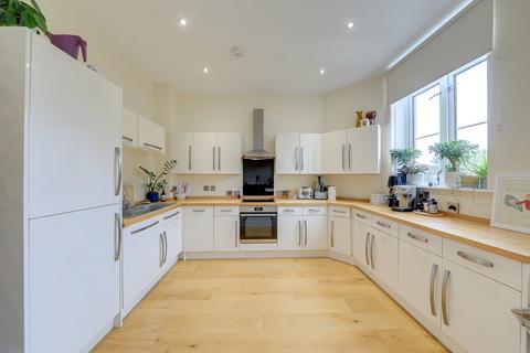 2 bedroom flat to rent, Manor Mount, Forest Hill, London, SE23