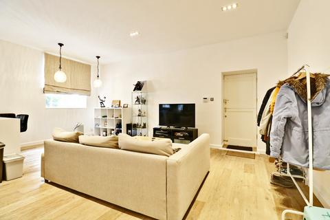 2 bedroom apartment for sale, The Old Courtyard, Bromley BR1