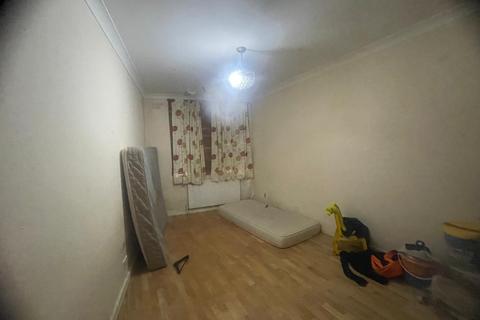 3 bedroom flat to rent, Alexandra Avenue, Harrow HA2
