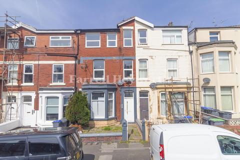 6 bedroom house for sale, Westmorland Avenue, Blackpool FY1