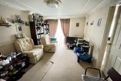 2 bedroom terraced house for sale, Morris Close, Luton, Bedfordshire, LU3 3TP