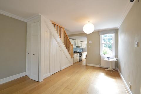 2 bedroom cottage to rent, Anderson Road, Weybridge, KT13