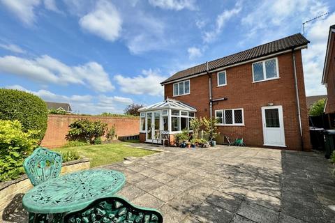 4 bedroom detached house for sale, 2 Russet Drive Louth LN11 9FD