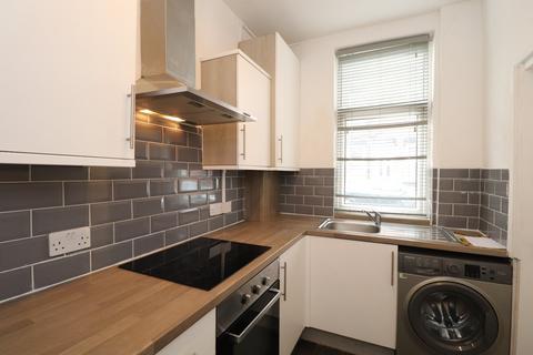 3 bedroom end of terrace house to rent, Barden Mount, Leeds, West Yorkshire, LS12