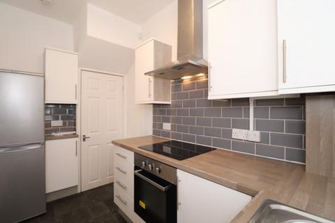 3 bedroom end of terrace house to rent, Barden Mount, Leeds, West Yorkshire, LS12