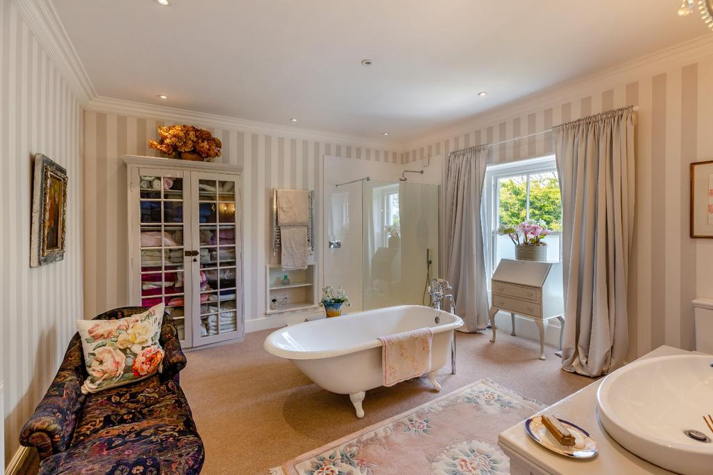 En Suite Bathroom