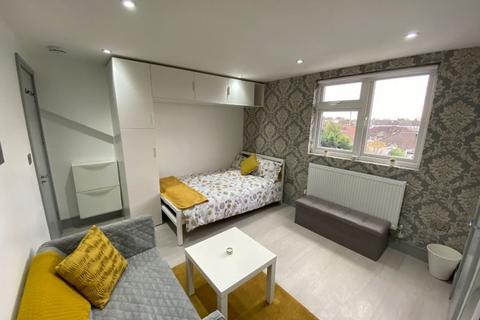 House share to rent, Wessex Close,  Ilford, IG3