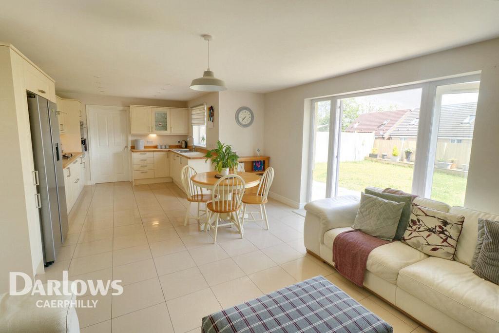Valley View, Hengoed 5 bed detached house for sale £390,000