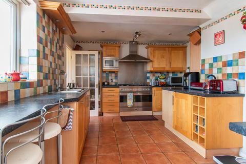 16 Allendale Road, Earley, Reading, RG6 7PB
