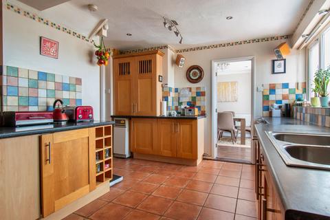 16 Allendale Road, Earley, Reading, RG6 7PB