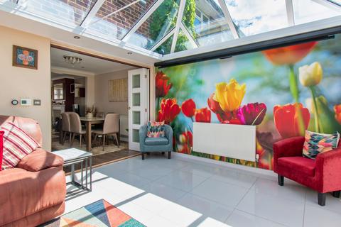 16 Allendale Road, Earley, Reading, RG6 7PB