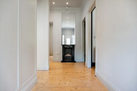 132 Kilpatrick Gardens, Clarkston, Glasgow, G76 7RW