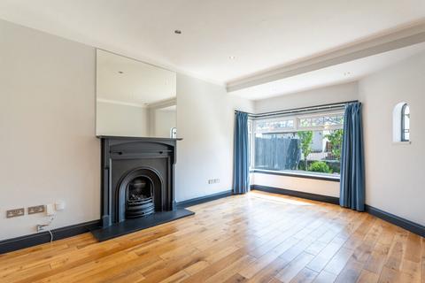 132 Kilpatrick Gardens, Clarkston, Glasgow, G76 7RW