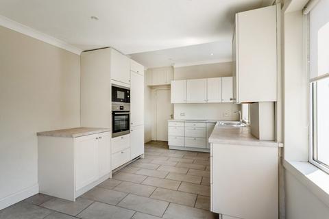 132 Kilpatrick Gardens, Clarkston, Glasgow, G76 7RW