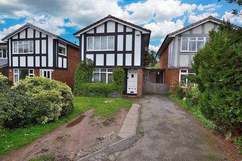 3 bedroom detached house to rent, Woodcote Road, Wolverhampton