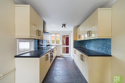 3 bedroom terraced house to rent, Trenchard Road, Holyport, Maidenhead, Berkshire, SL6