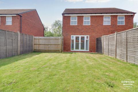 36 Larkin Avenue, Lichfield, WS13 6UL