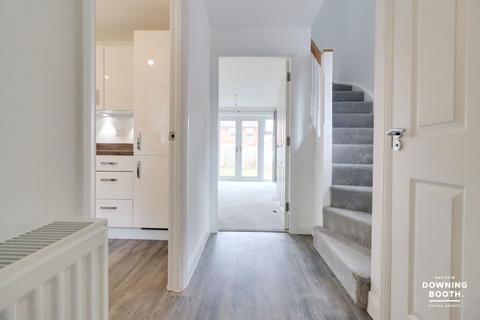 36 Larkin Avenue, Lichfield, WS13 6UL