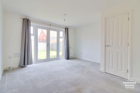 36 Larkin Avenue, Lichfield, WS13 6UL