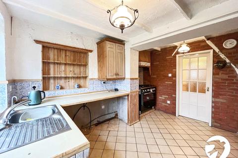 3 bedroom house to rent, Henry Street, Rainham, Gillingham, Kent, ME8