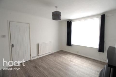 3 bedroom end of terrace house to rent, Fitzstephens Road