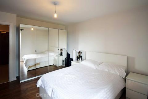 2 bedroom apartment for sale, Shearwater Drive, London