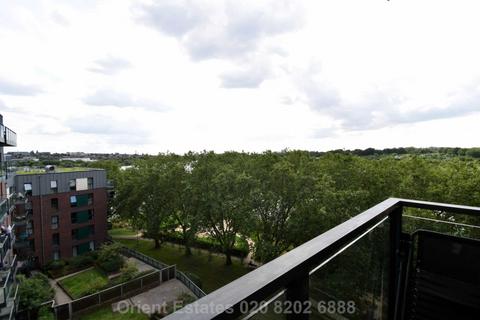 2 bedroom apartment for sale, Shearwater Drive, London