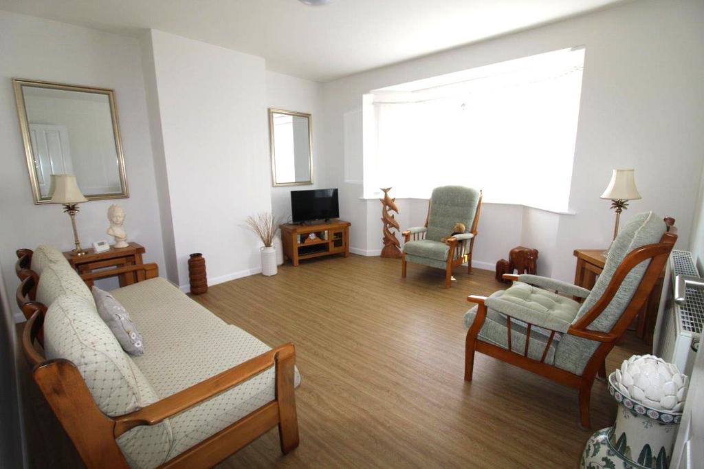 Chesterfield Drive, Ipswich, IP1 2 bed bungalow for sale £270,000
