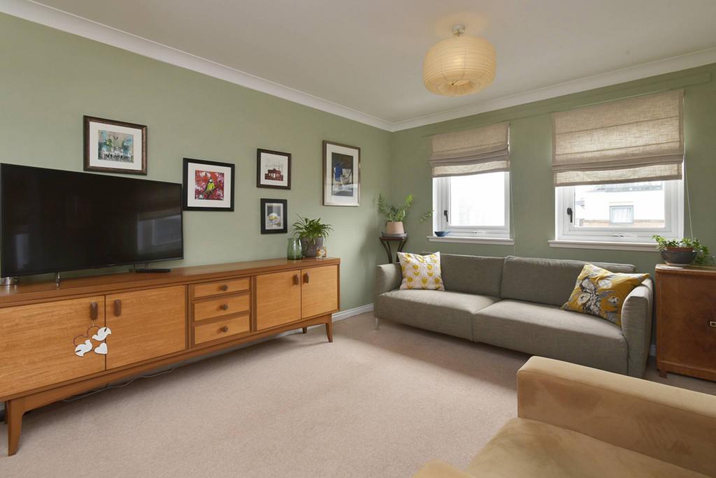 17/7 Rennie's Isle, Leith, Edinburgh... 2 bed flat for sale £230,000