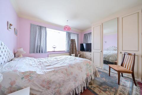 14 Cottage Close, Ruislip, HA4 7JE