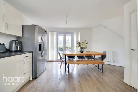 123 Broadhurst Place, Basildon, SS14 2FA