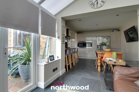 14 Bellwood Crescent, Thorne, Doncaster, DN8 4BA