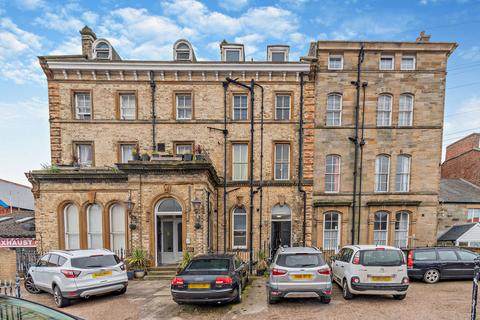 3 bedroom flat for sale, Upgang Lane, Whitby, YO21 3