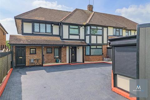 5 bedroom semi-detached house for sale, Fencepiece Road, Essex IG7