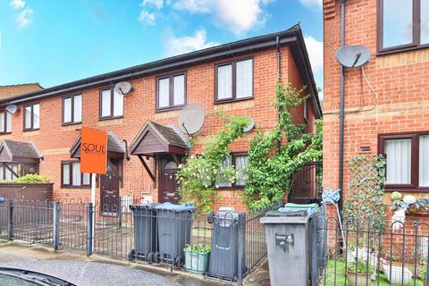3 bedroom end of terrace house to rent, Brailsford Close, Mitcham