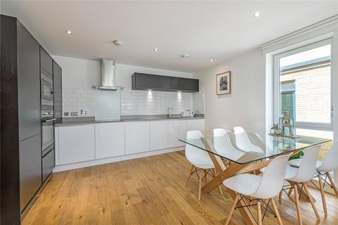 2 bedroom apartment for sale, Eltringham Street, SW18