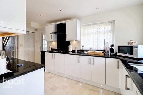 3 bedroom semi-detached house for sale, Alexander Avenue, Leeds. LS15