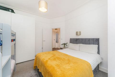 2 bedroom maisonette for sale, Galliard Road, London