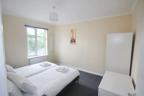 2 bedroom flat for sale, New Broadway, Uxbridge Road, UB10