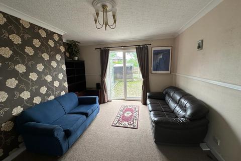 4 bedroom semi-detached house to rent, Talbot Road, Stretford, M32 0YN