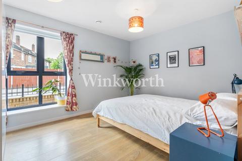 2 bedroom apartment for sale, Whitbread Close, London, N17