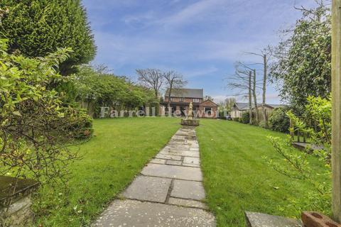 Melijane Division Lane, Blackpool, FY4 5EA