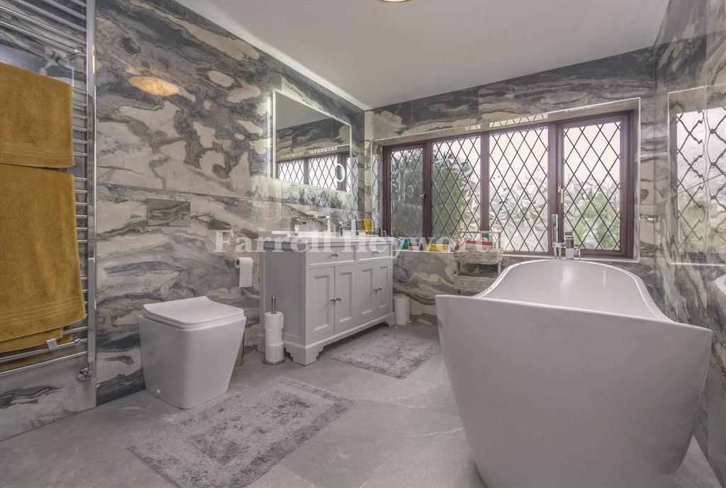 Ground Floor Bathroo