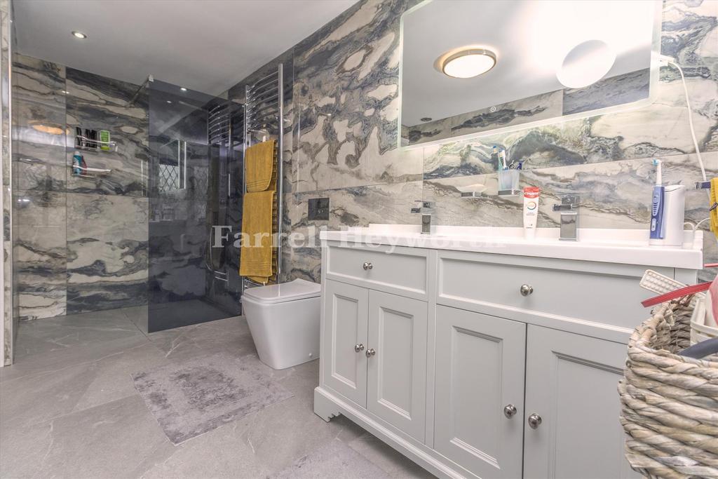 Ground Floor Bathroo