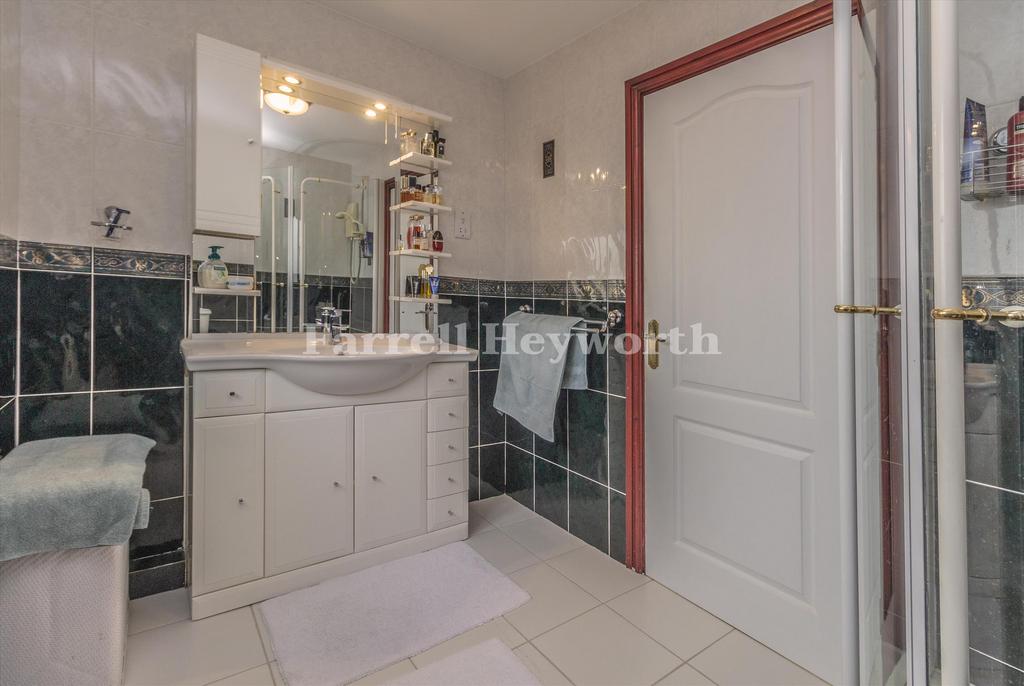 En Suite 2