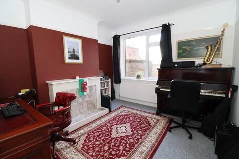 4 bedroom semi-detached house for sale, Woodsgate Avenue, Bexhill-on-Sea, TN40