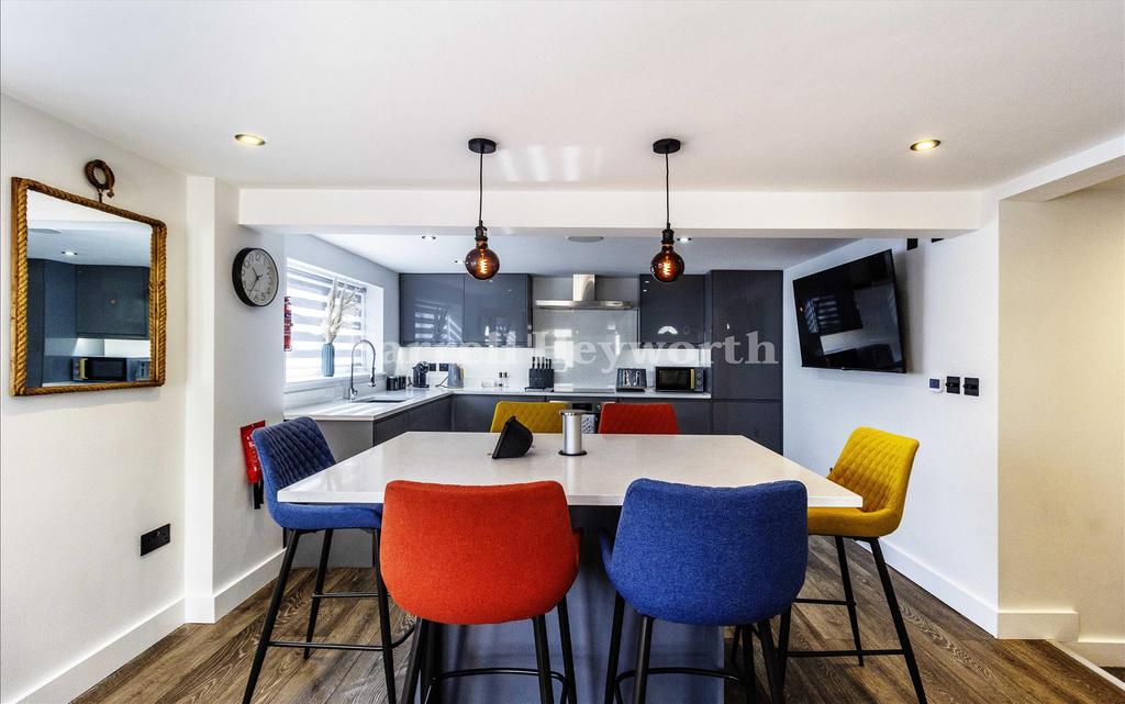 Kitchen dining room