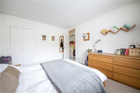 3 bedroom apartment for sale, Battersea High Street, London