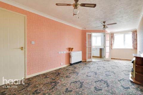 2 bedroom flat for sale, Station Road, Clacton-On-Sea