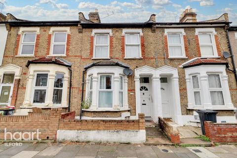 3 bedroom terraced house for sale, Francis Avenue, Ilford